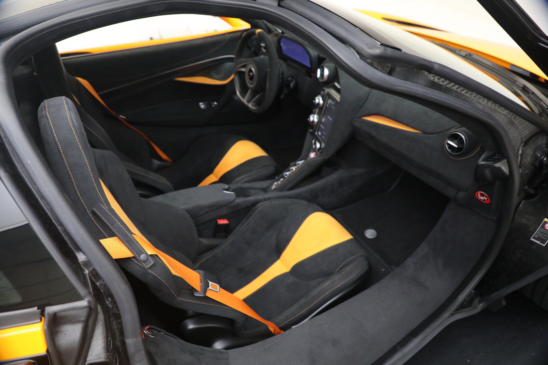 Used 2021 McLaren 720S RWD image 25