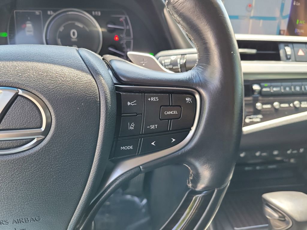 Used 2019 Lexus ES 300h w/ Luxury Package image 30