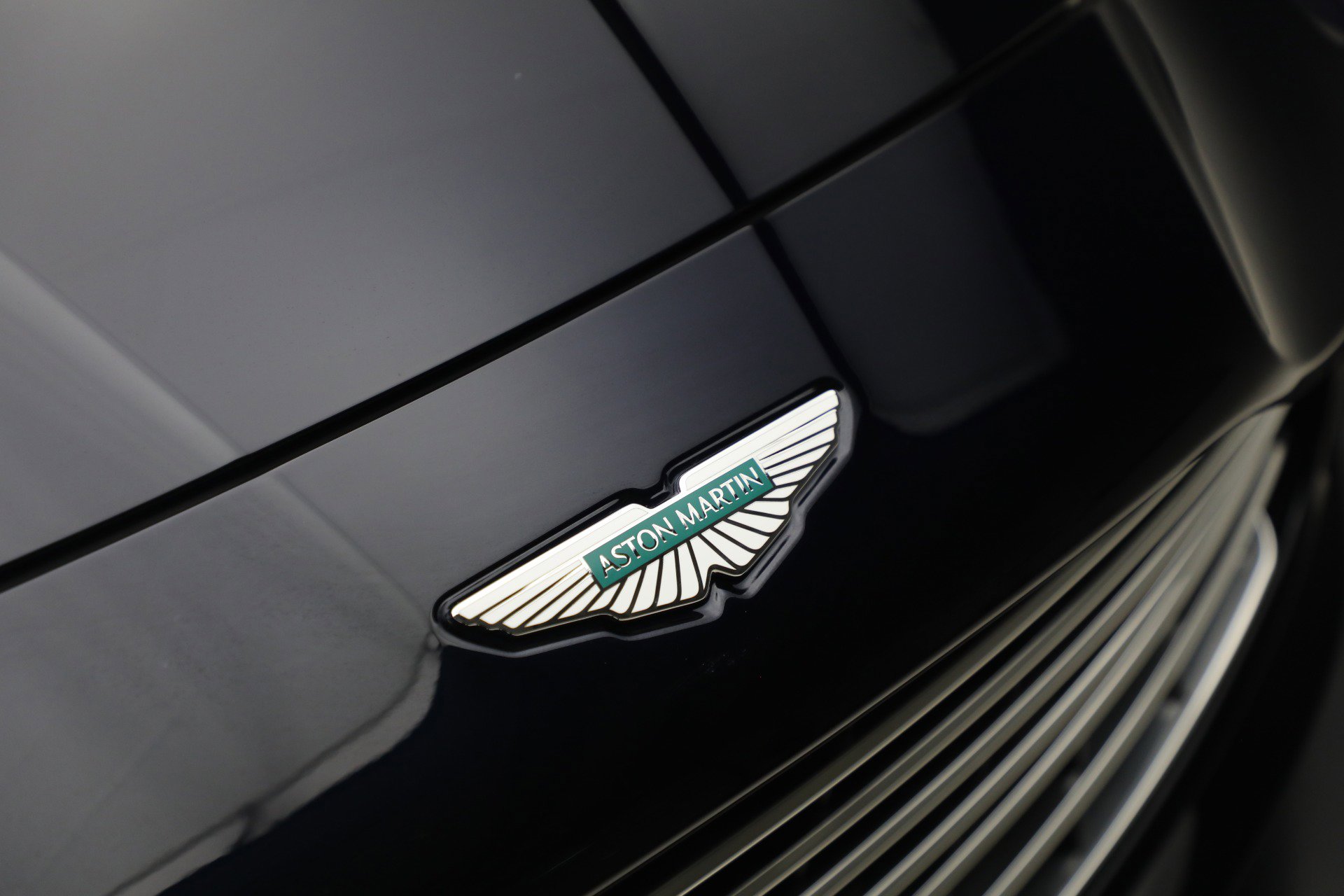New 2026 Aston Martin Vanquish image 33