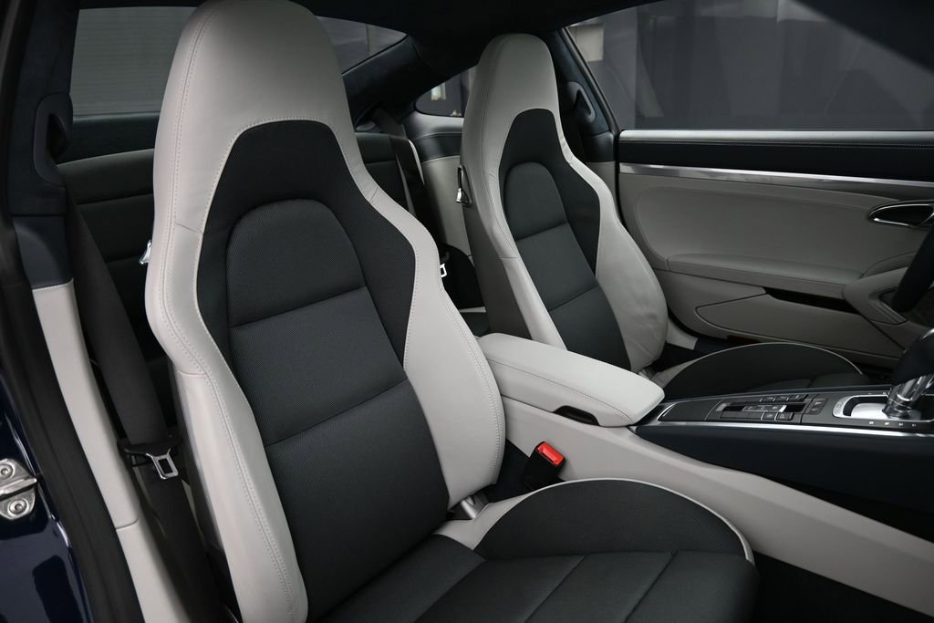 Certified 2018 Porsche 911 Carrera RWD image 32