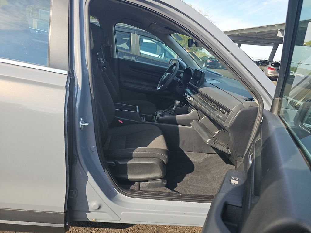 Used 2023 Honda CR-V LX image 3