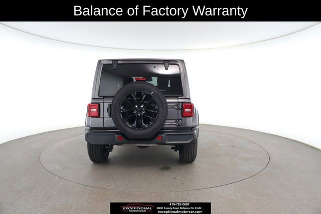 Used 2025 Jeep Wrangler Unlimited Sahara w/ Safety Group image 15