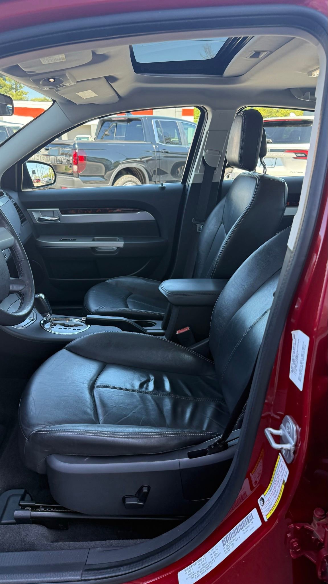 Used 2010 Chrysler Sebring Limited image 27