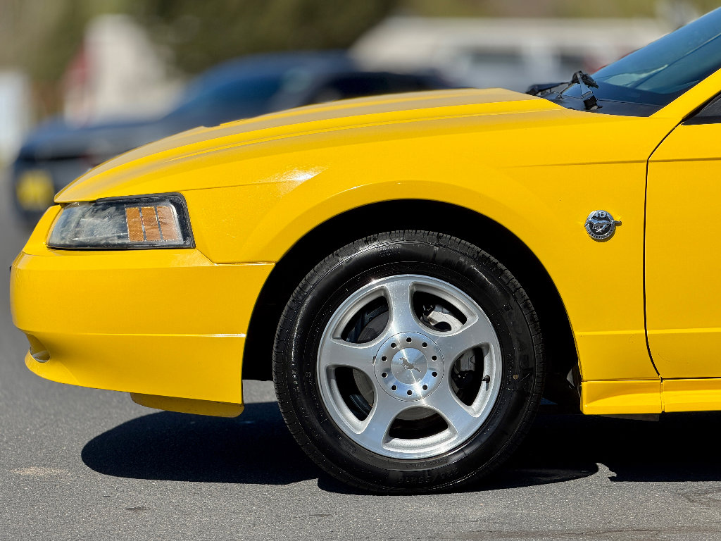Used 2004 Ford Mustang Premium RWD image 10