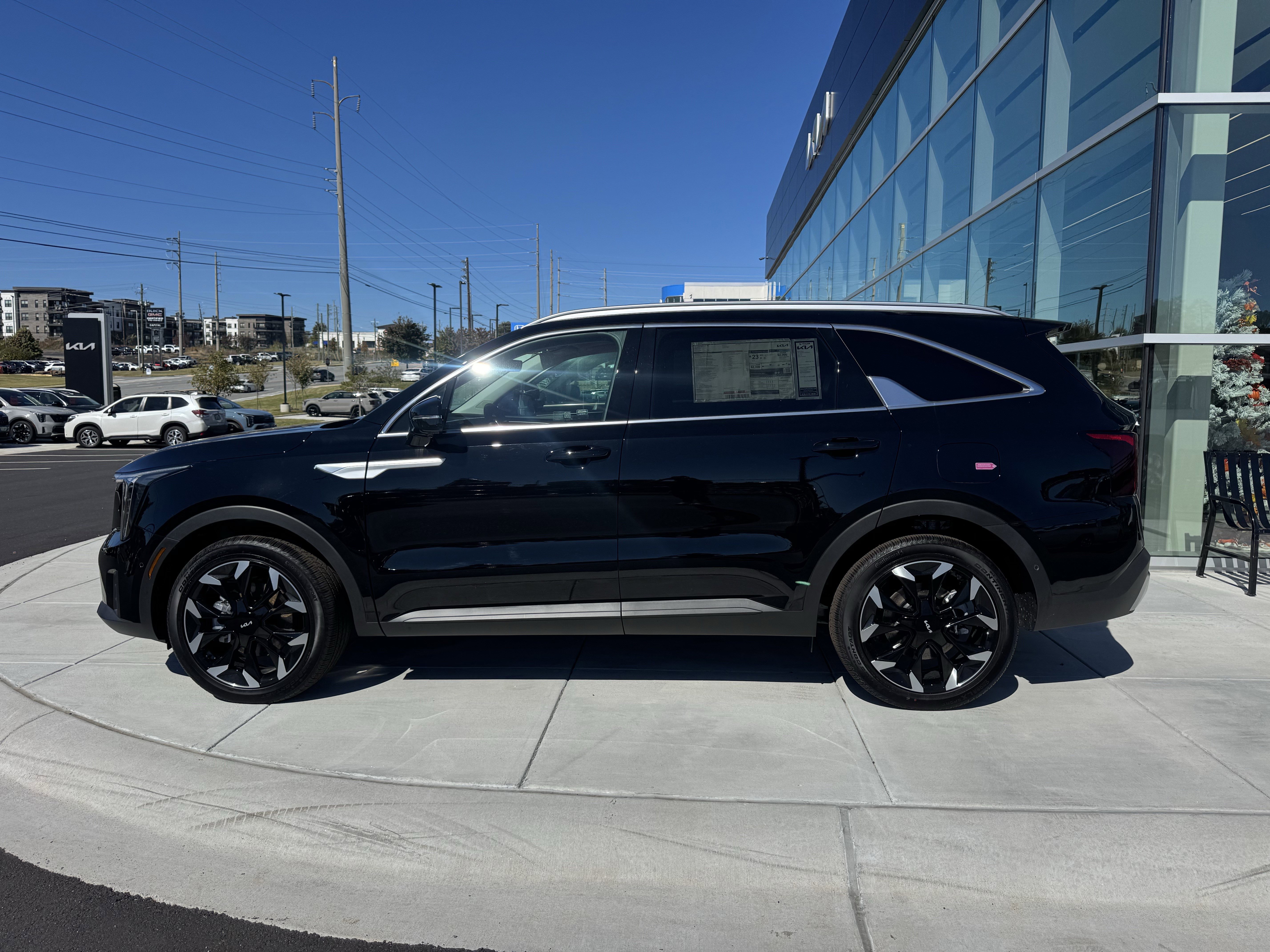 New 2025 Kia Sorento SX image 4