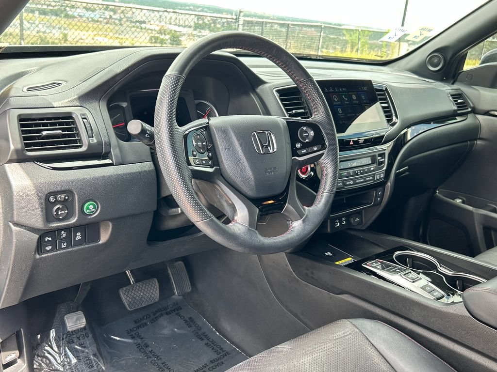 Used 2024 Honda Passport Black Edition image 7