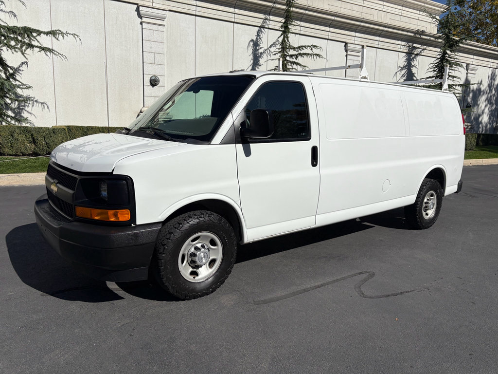 Used 2017 Chevrolet Express 2500 Extended image 2