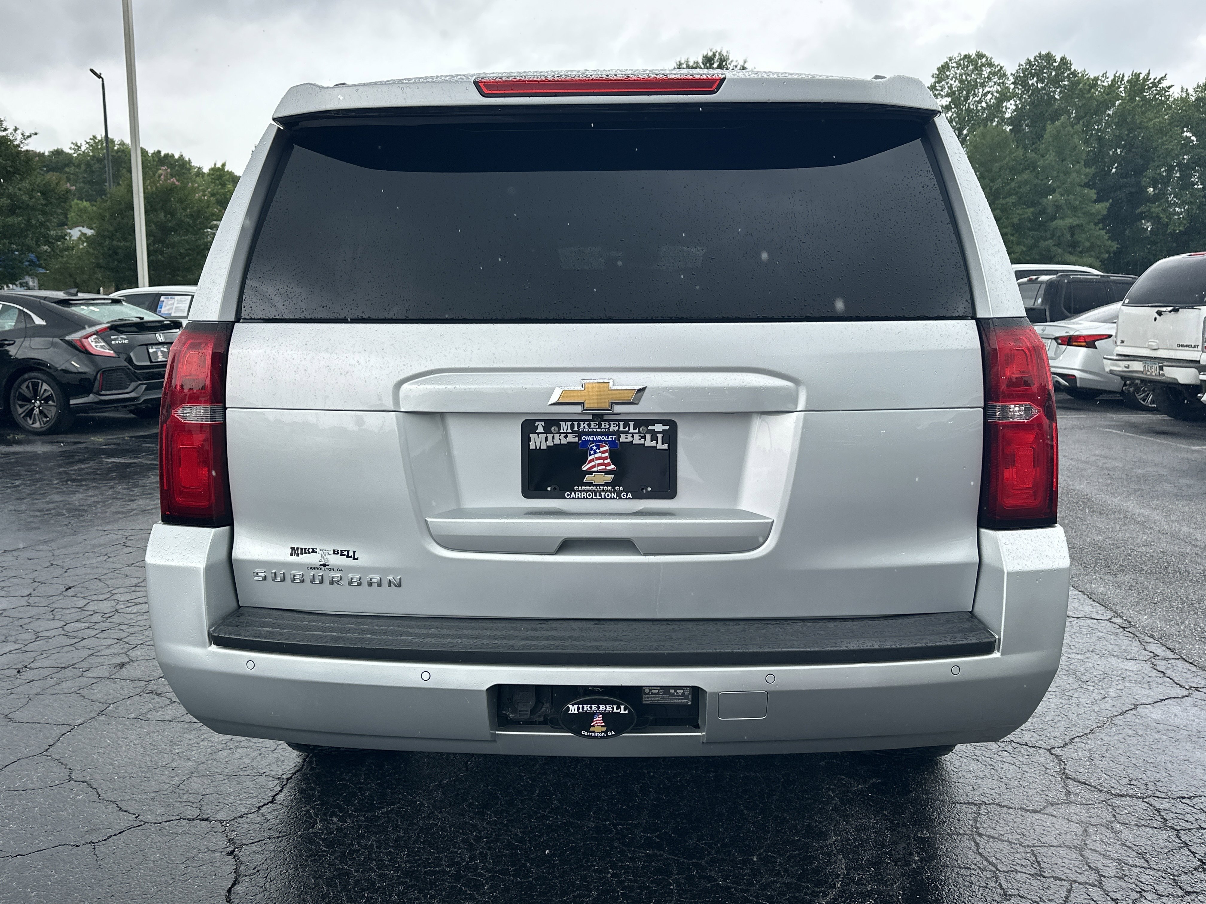 Used 2016 Chevrolet Suburban LT RWD image 7