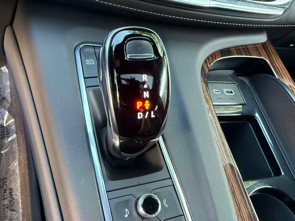 Certified 2024 Cadillac Escalade Premium Luxury AWD/4WD image 27
