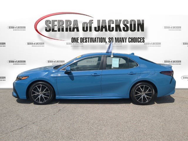Used 2023 Toyota Camry SE FWD image 6