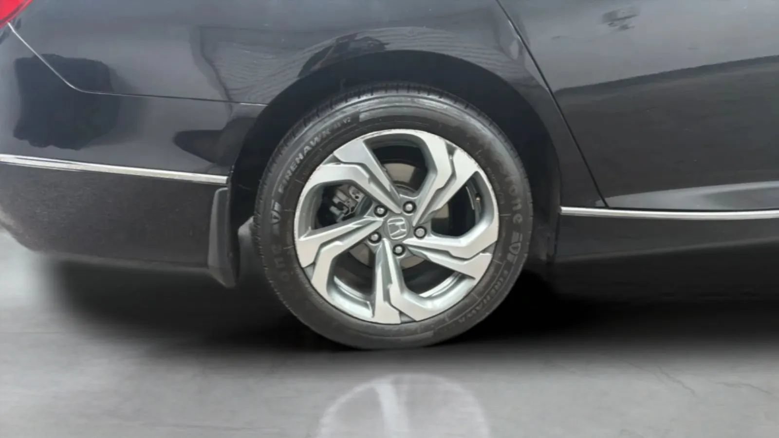 Used 2018 Honda Accord EX image 26