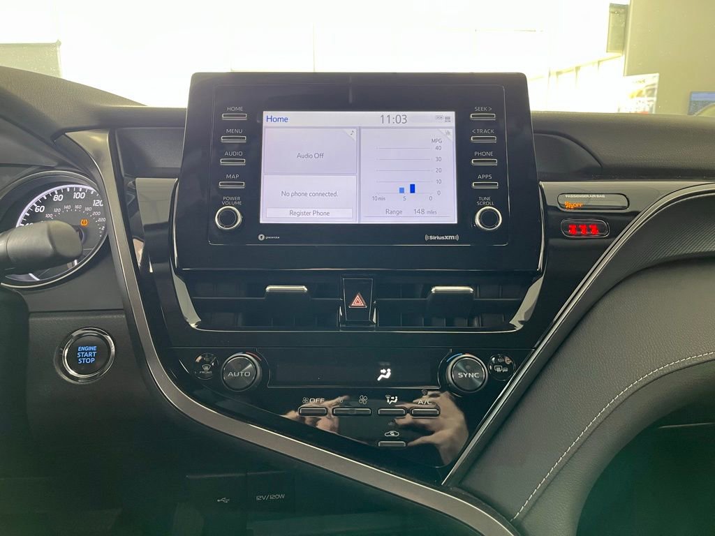 Used 2023 Toyota Camry SE image 9