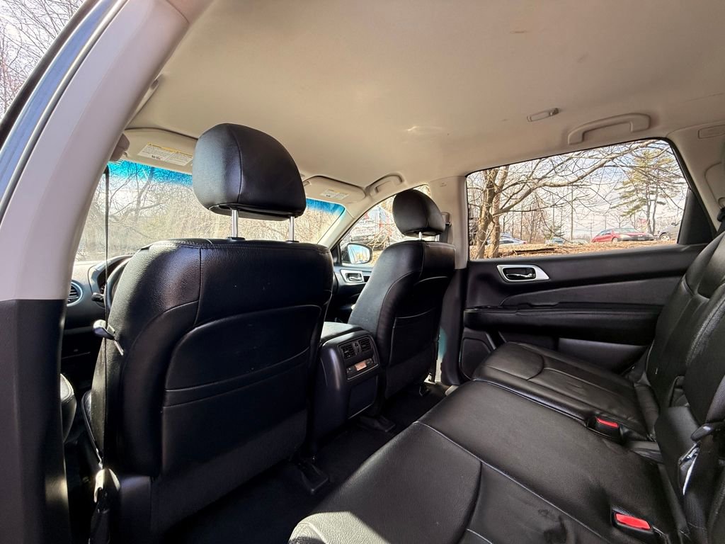 Used 2016 Nissan Pathfinder SV image 15