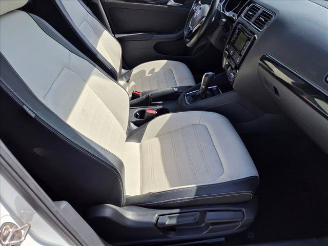 Used 2015 Volkswagen Jetta Sport FWD image 19