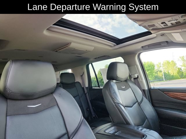 Used 2015 Cadillac Escalade Luxury AWD/4WD image 26
