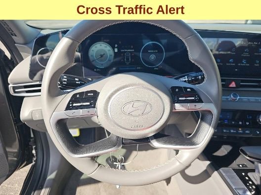 Used 2025 Hyundai Elantra SEL image 11