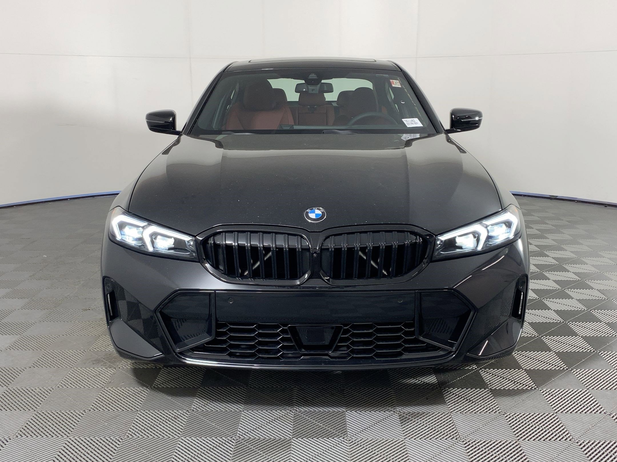 Used 2026 BMW 330i Sedan w/ M Sport Package image 5