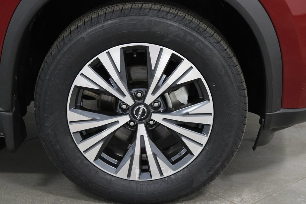 Used 2023 Nissan Rogue SV AWD/4WD image 13