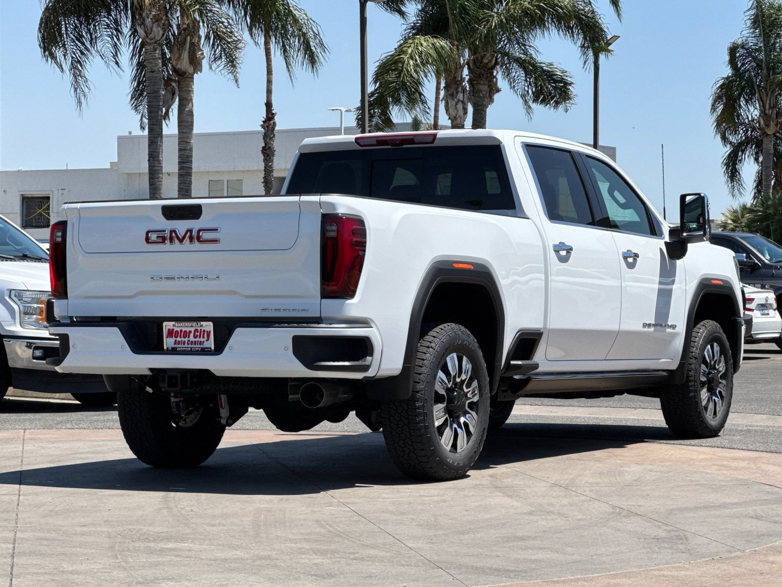 New 2026 GMC Sierra 3500 Denali w/ Denali Reserve Package AWD/4WD image 4