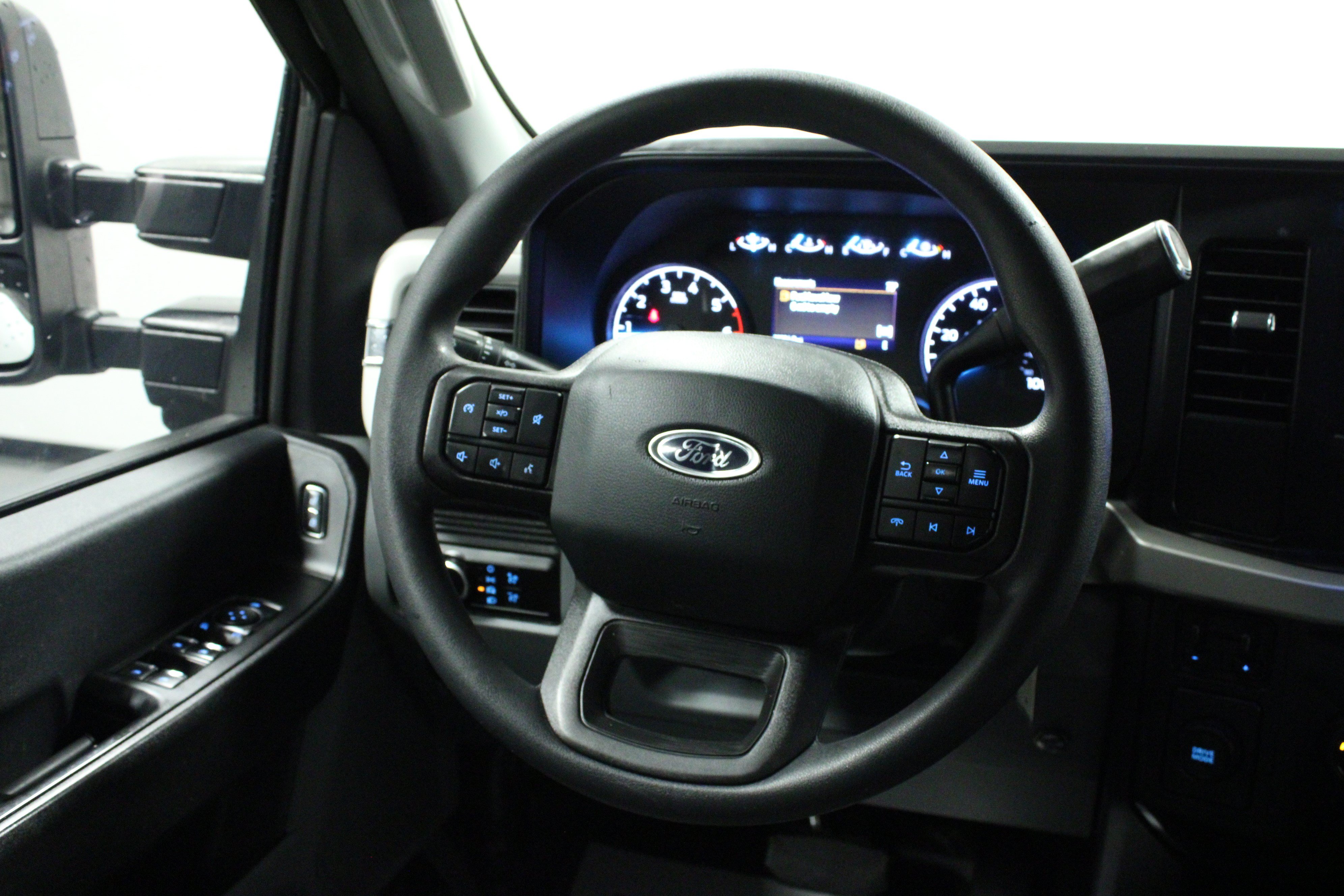 Used 2024 Ford F350 XL w/ 360-Degree Camera Package RWD image 17