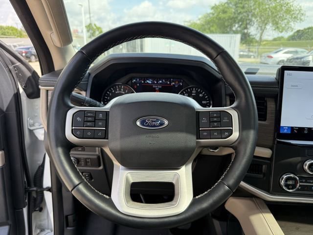 Used 2022 Ford Expedition Limited image 18