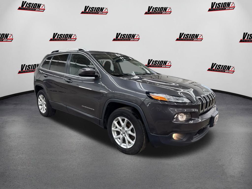 Used 2016 Jeep Cherokee Latitude w/ Cold Weather Group image 3