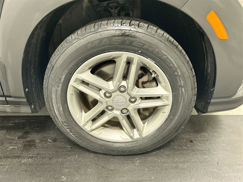 Used 2023 Hyundai Kona SE w/ Cargo Package image 8