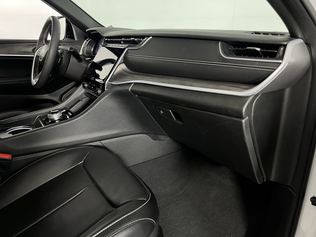 Certified 2024 Jeep Grand Cherokee L Limited w/ Luxury Tech Group II image 33