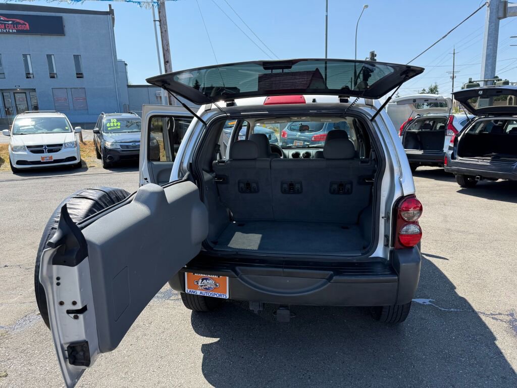 Used 2006 Jeep Liberty Renegade w/ Trailer Tow Group image 13