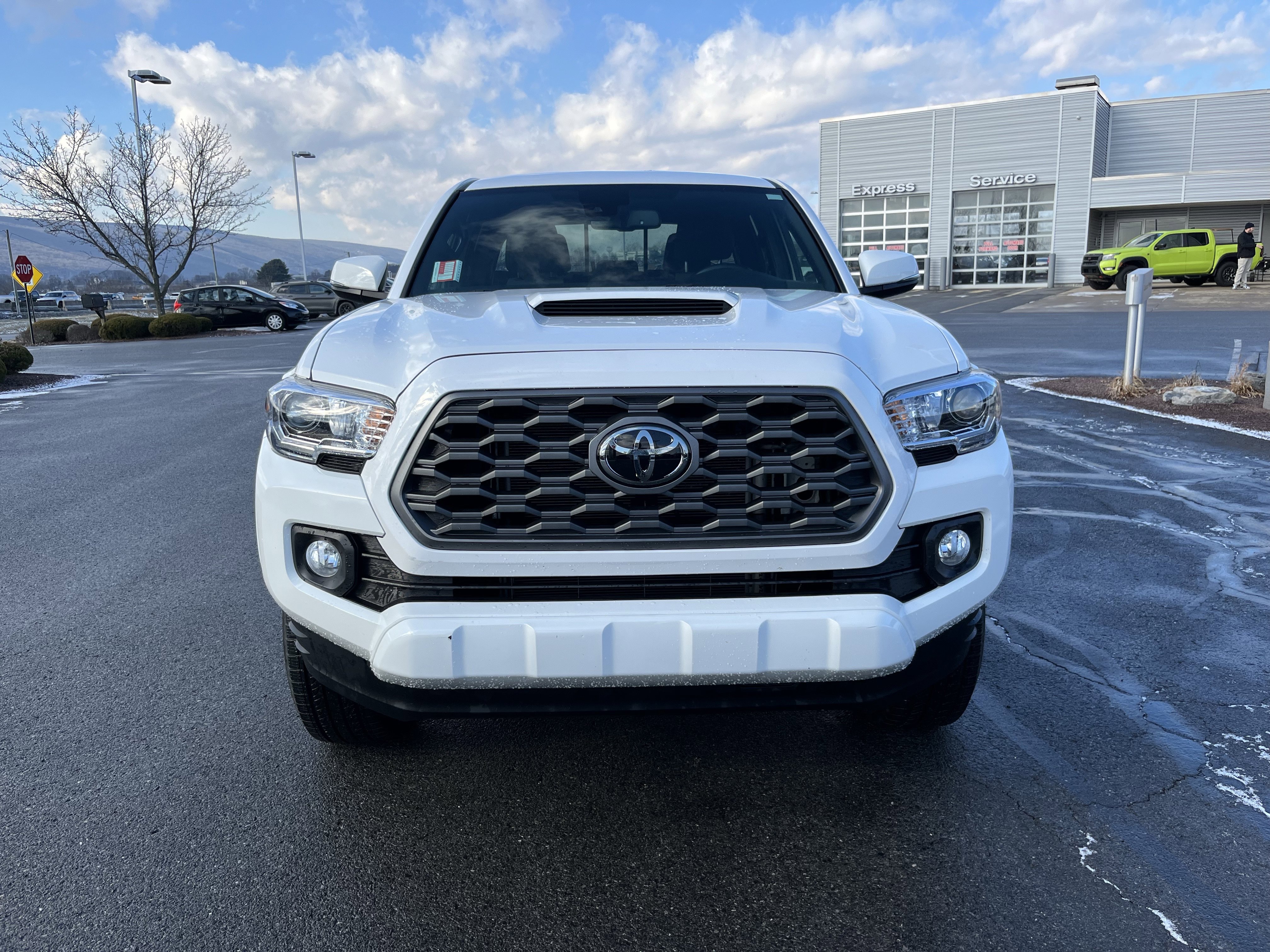 Used 2023 Toyota Tacoma TRD Sport image 9