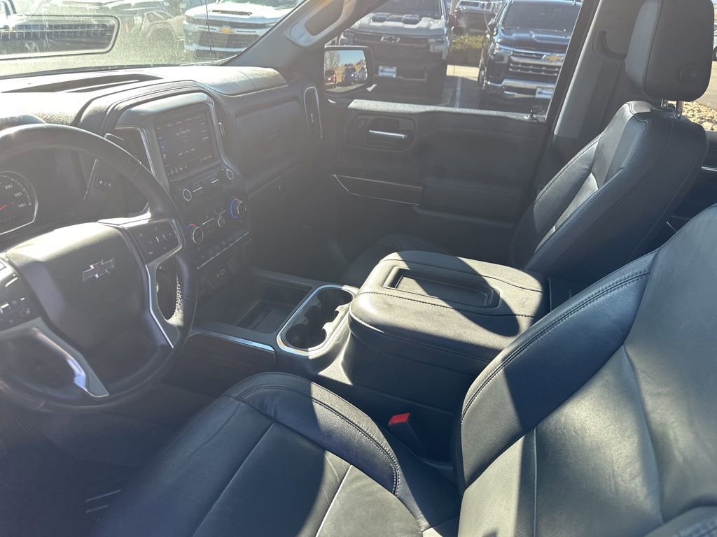 Used 2020 Chevrolet Silverado 1500 LT Trail Boss w/ Midnight Edition image 15