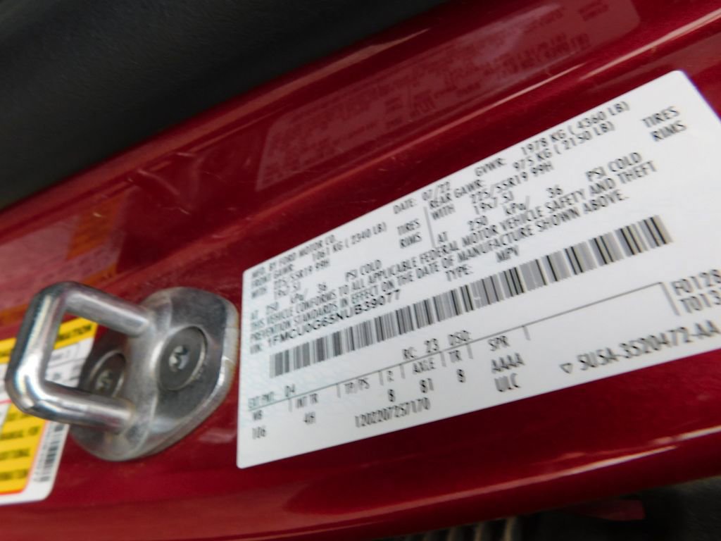 Used 2022 Ford Escape SE w/ SE Sport Appearance Package image 8