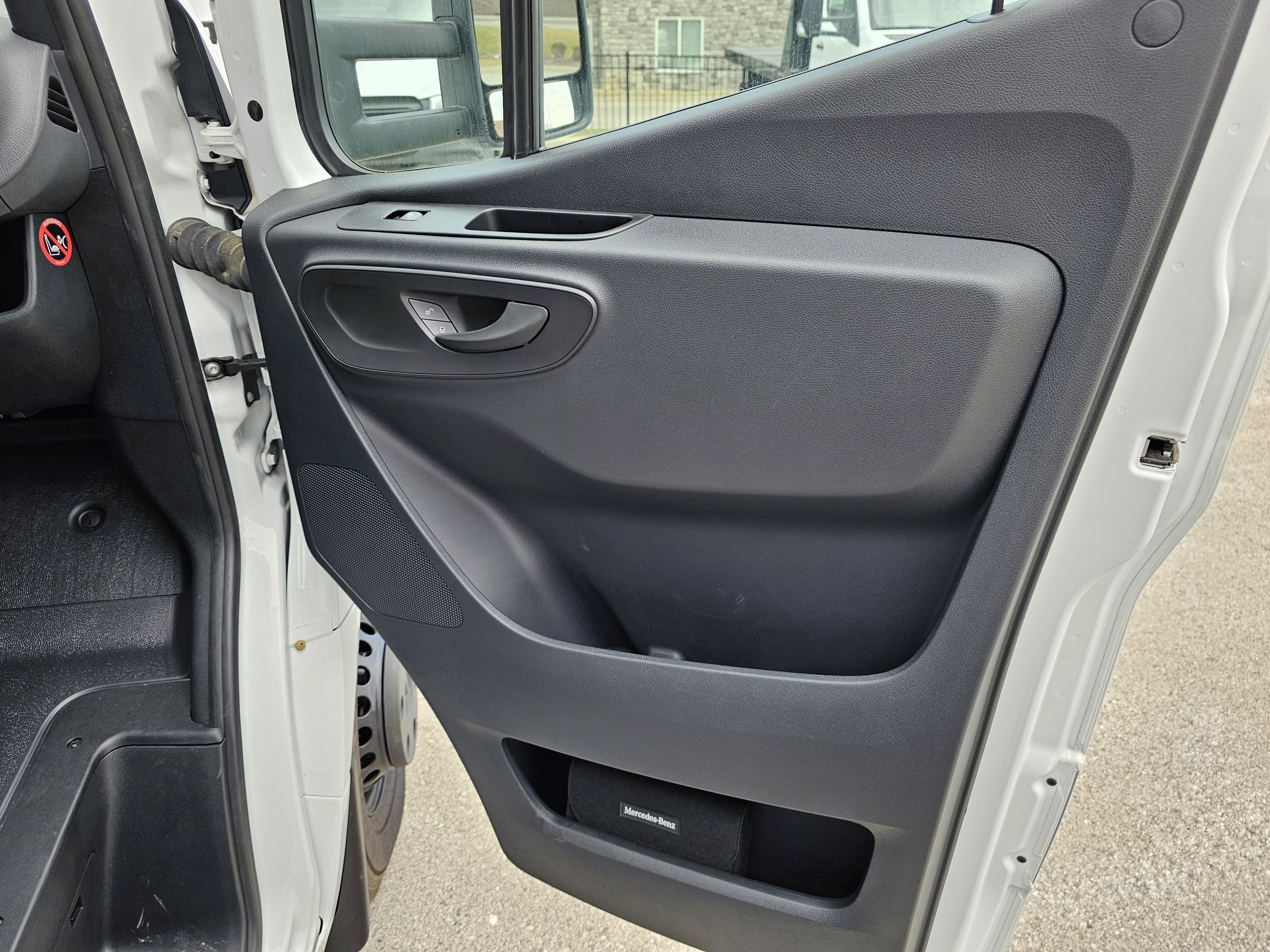 Used 2024 Mercedes-Benz Sprinter 4500 image 20