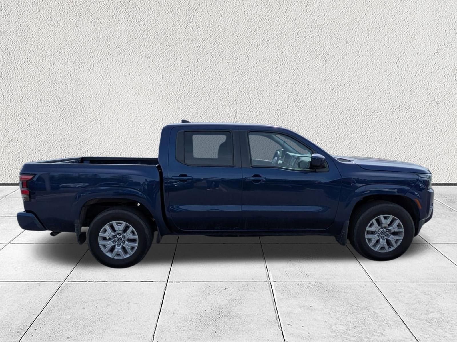 Used 2022 Nissan Frontier SV w/ Technology Package RWD image 2