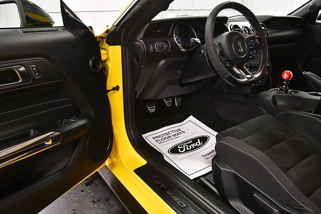 Used 2016 Ford Mustang Shelby GT350 w/ Track Package image 14