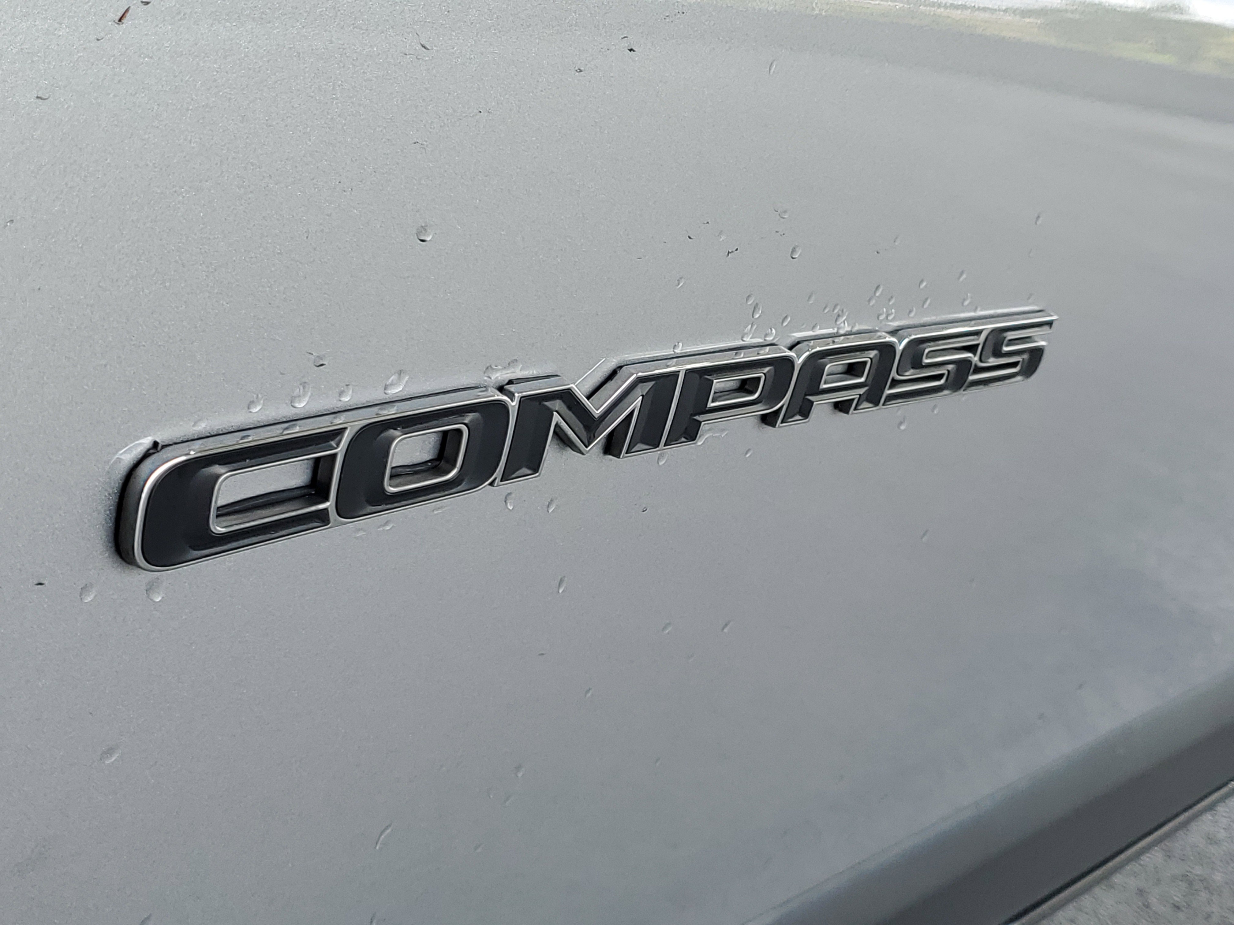 Used 2021 Jeep Compass Latitude w/ Driver Assistance Group image 5