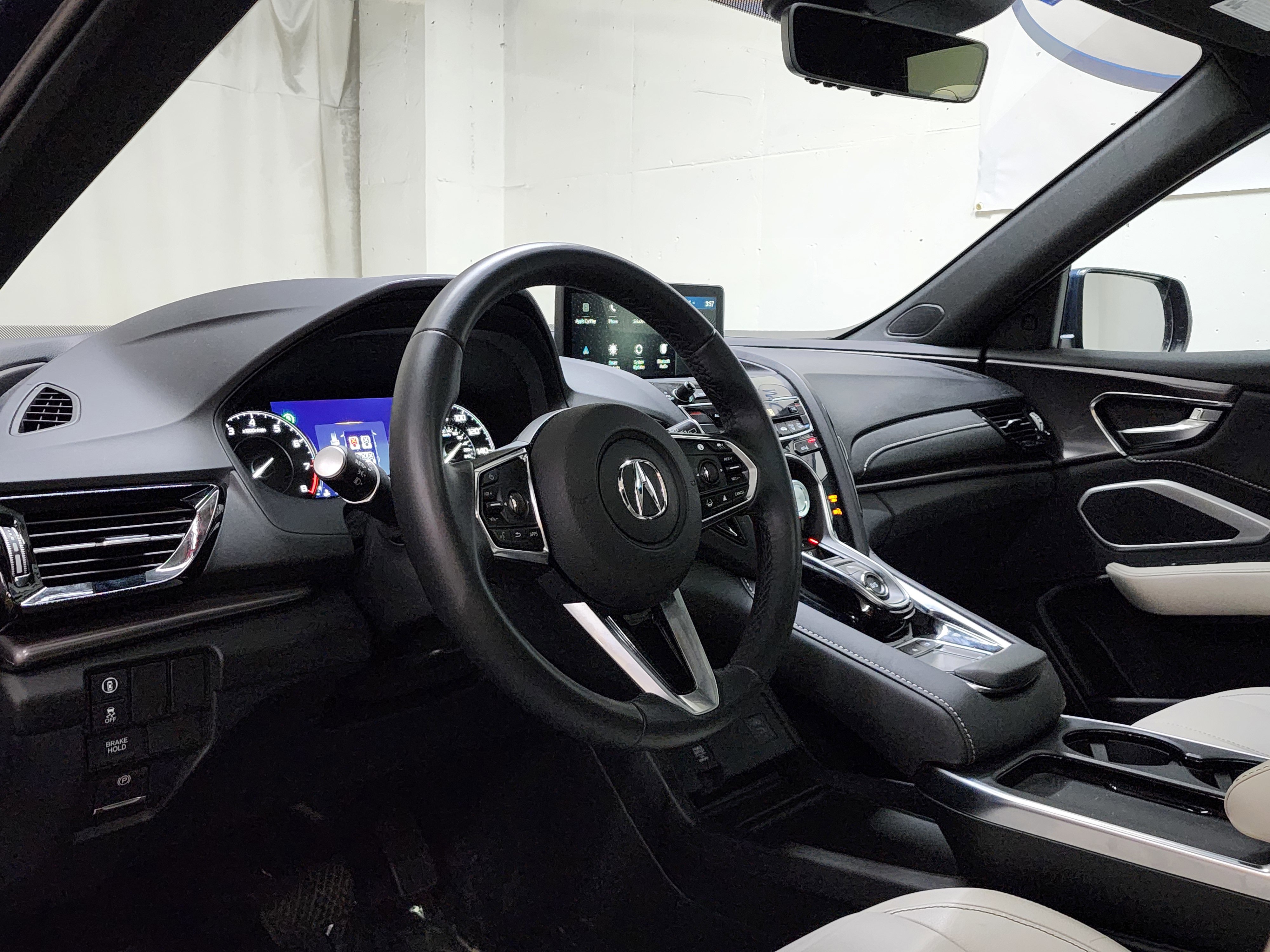 Certified 2025 Acura RDX SH-AWD image 12