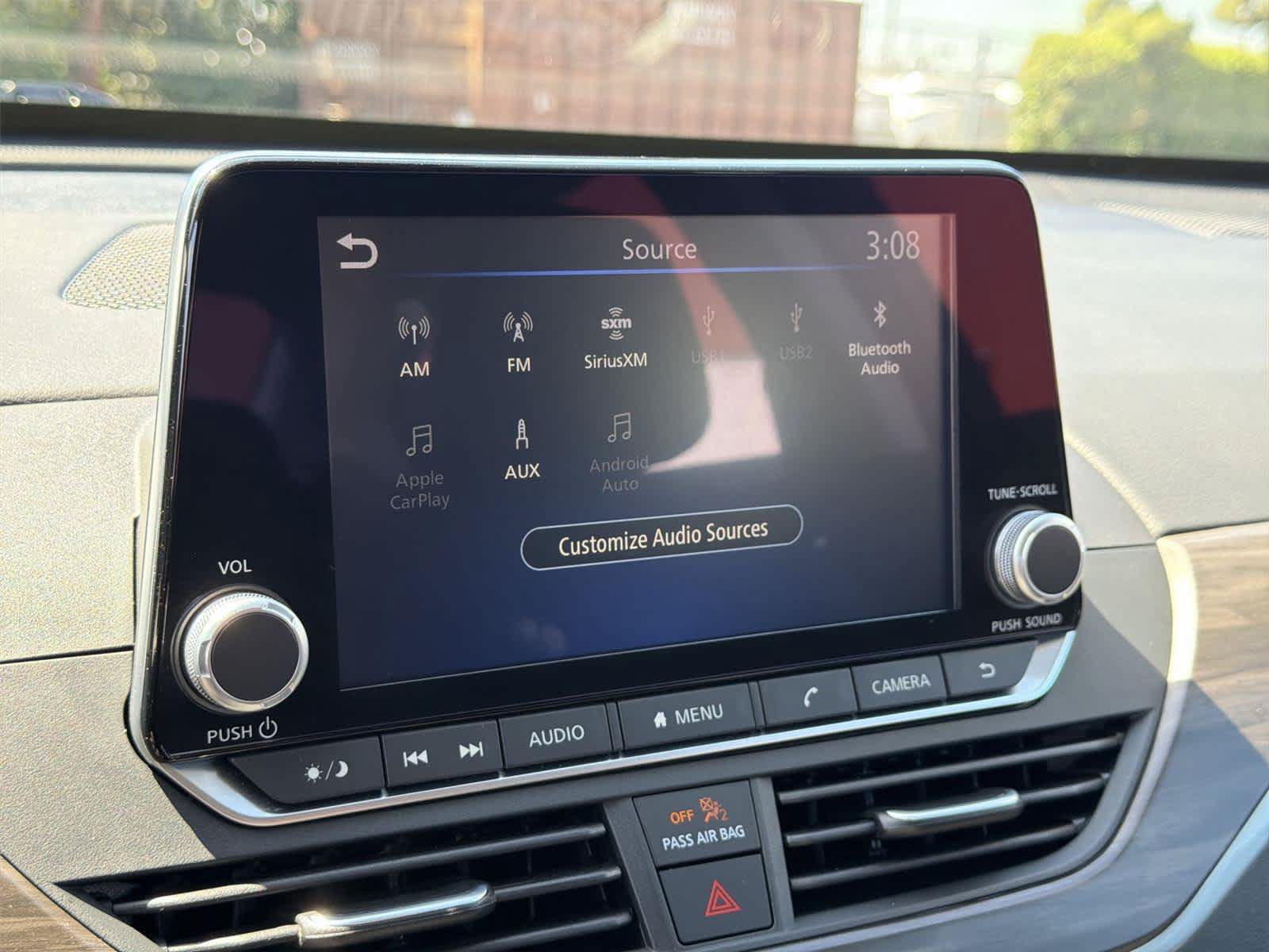 Used 2025 Nissan Altima 2.5 SV FWD image 17