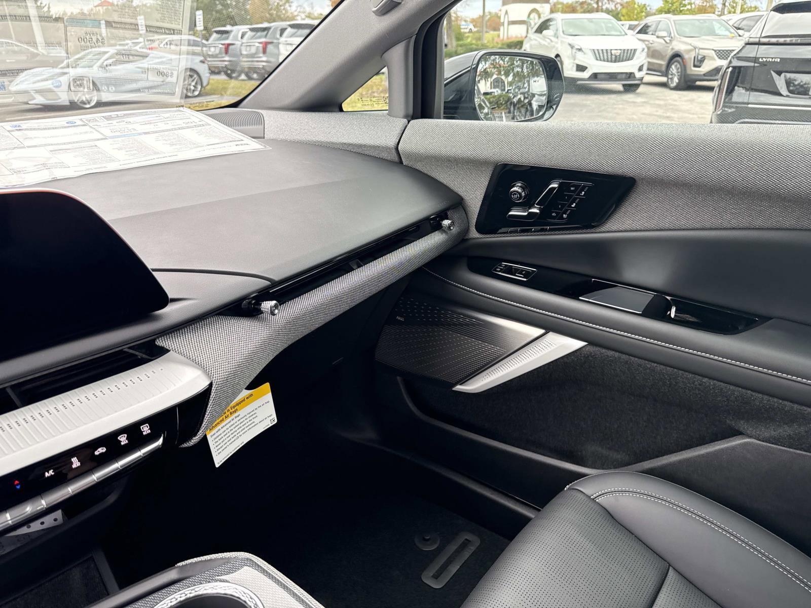 New 2026 Cadillac Optiq Luxury 2 image 25