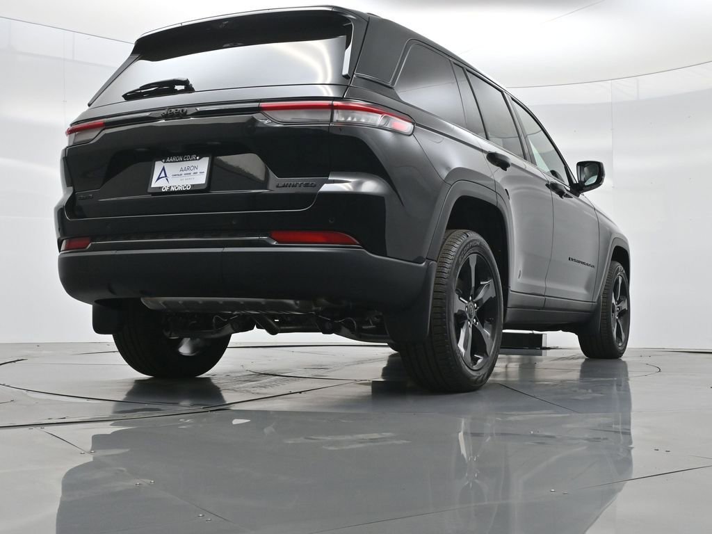 New 2025 Jeep Grand Cherokee Limited w/ Luxury Tech Group II image 45