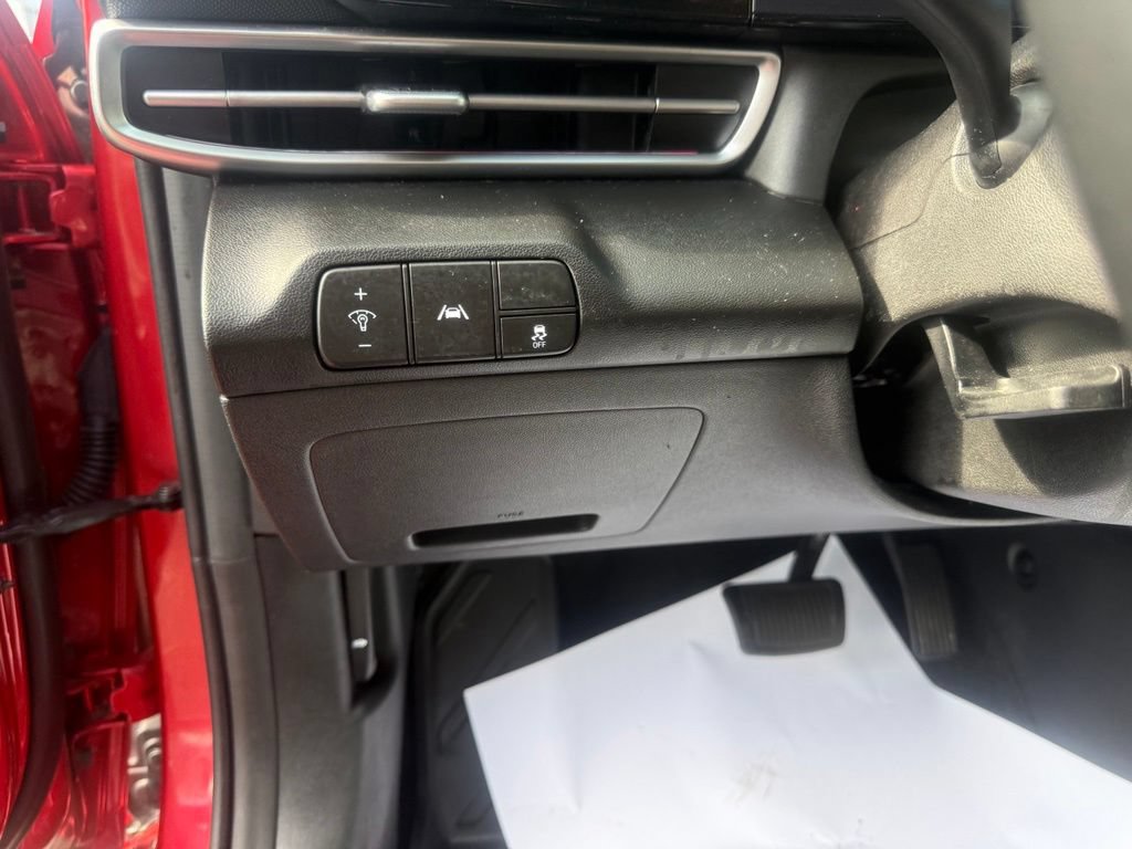 Used 2023 Hyundai Elantra Limited FWD image 14