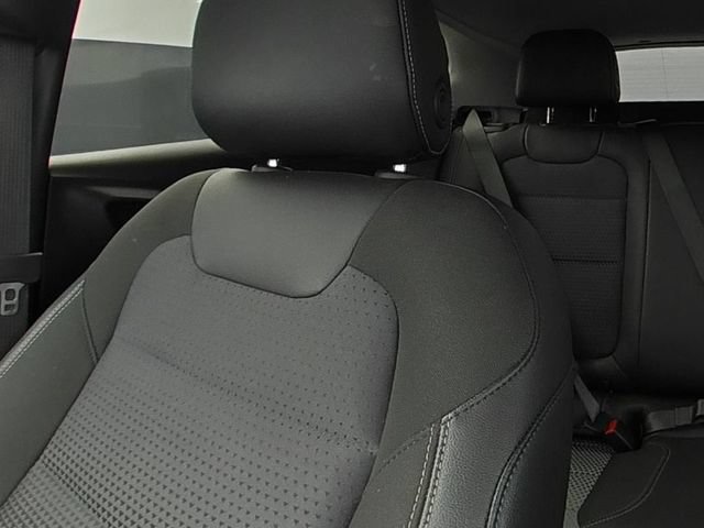 Used 2025 Chevrolet Trax LT w/ LT Convenience Package FWD image 26