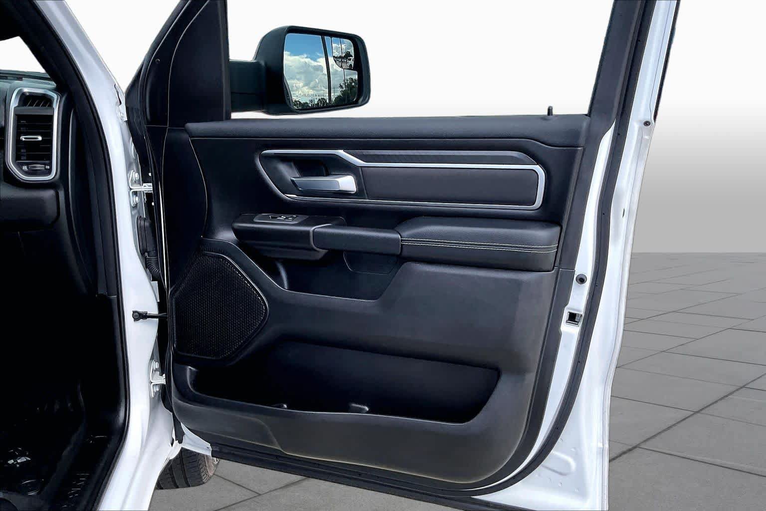 Used 2025 RAM 1500 Big Horn w/ Night Edition AWD/4WD image 21