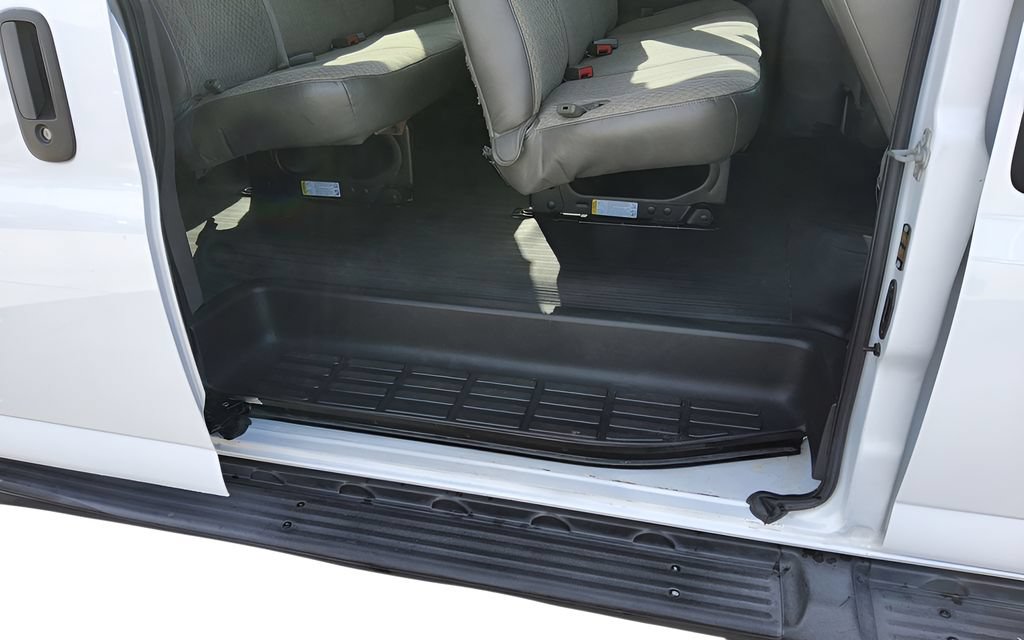 Used 2023 Chevrolet Express 3500 LS RWD image 28