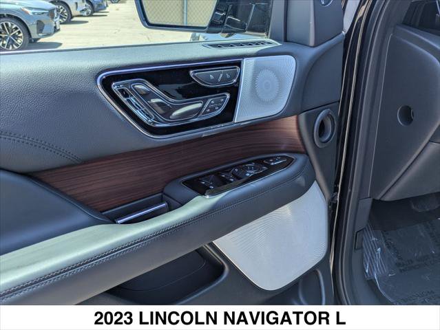 Certified 2023 Lincoln Navigator L Reserve AWD/4WD image 10