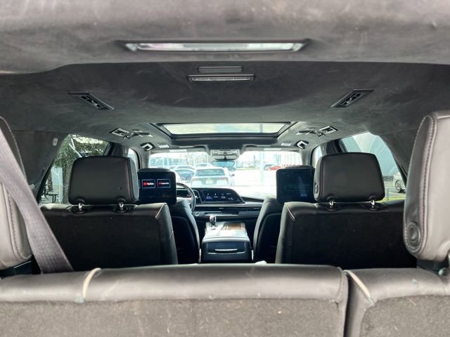 Used 2024 Cadillac Escalade Sport Platinum w/ LPO, ONYX Package image 8