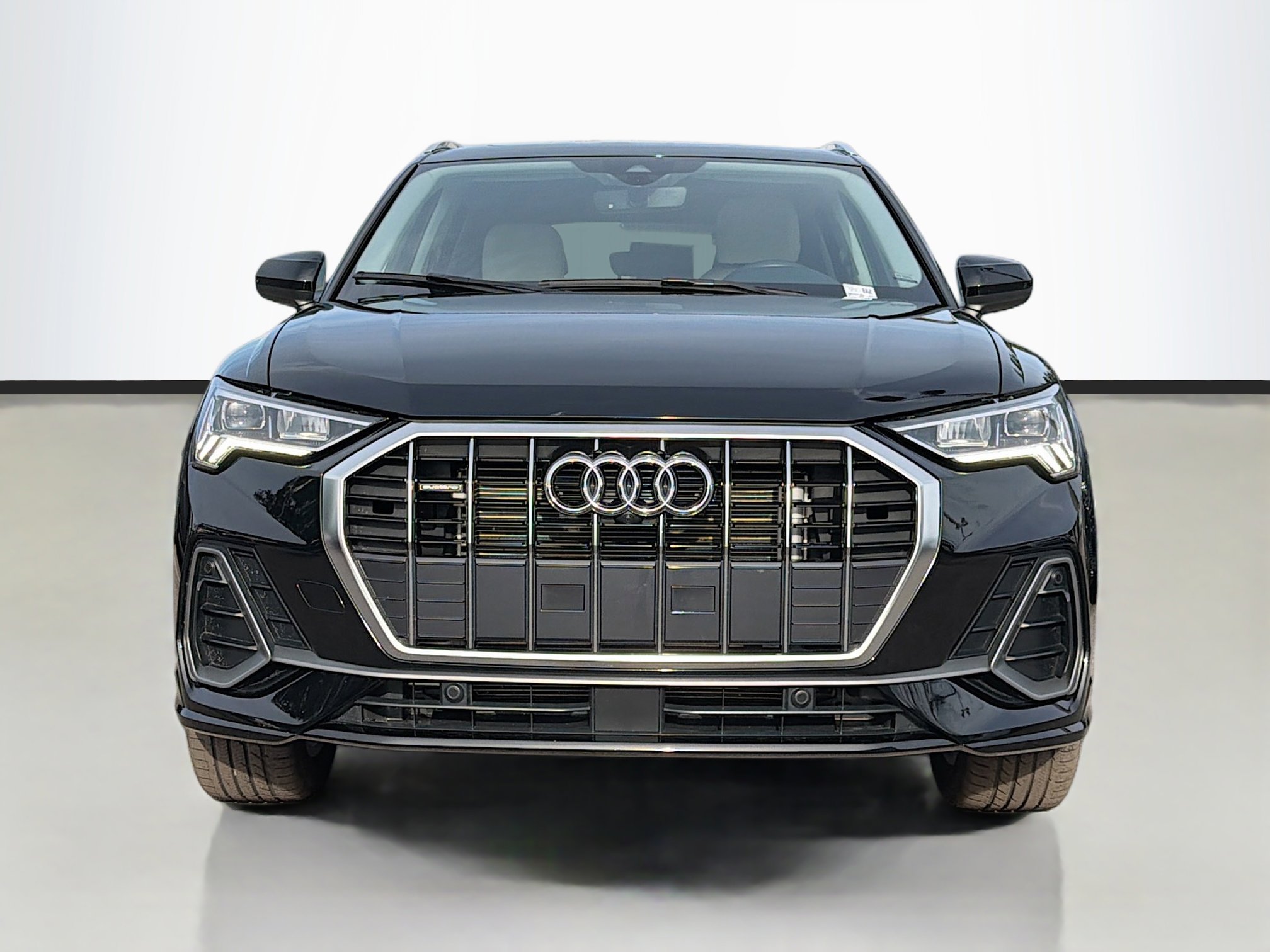 Certified 2024 Audi Q3 2.0T Premium Plus image 8