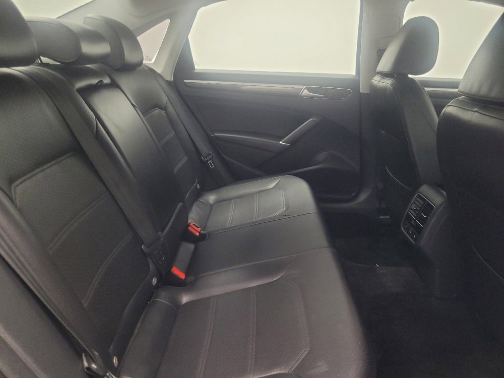 Used 2016 Volkswagen Passat 1.8T SE FWD image 19