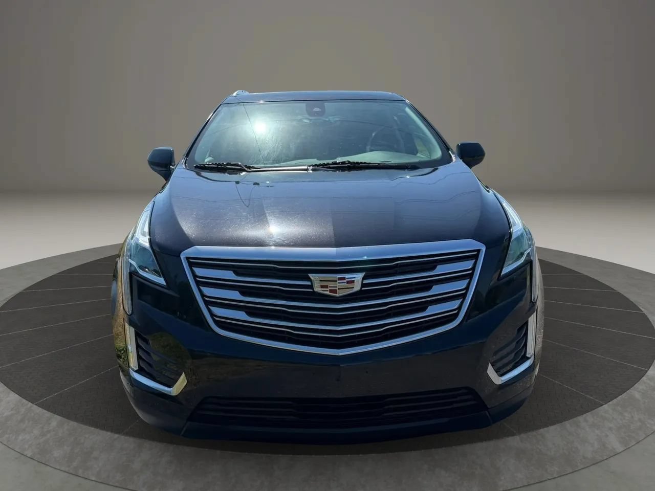 Used 2017 Cadillac XT5 Luxury w/ Driver Awareness Package AWD/4WD image 3