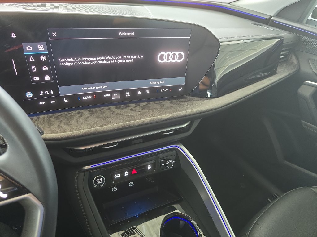 Certified 2025 Audi Q5 Premium w/ Convenience Package AWD/4WD image 15